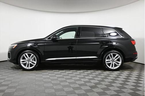2025 Audi Q7 55 Premium Plus