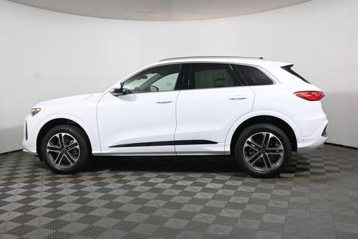 Arkona White 2026 Audi Q5 Premium TFSI quattro S tronic