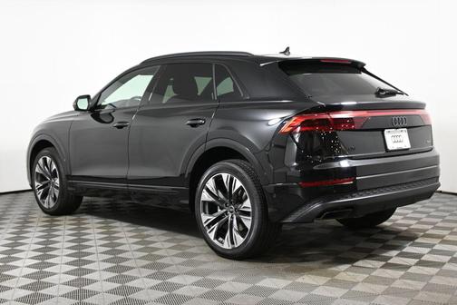 2025 Audi Q8 55 Premium
