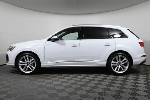 2025 Audi Q7 55 Premium Plus