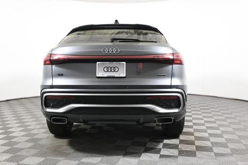 Daytona Gray Pearl Effect 2026 Audi Q5 Sportback Premium TFSI quattro S tronic