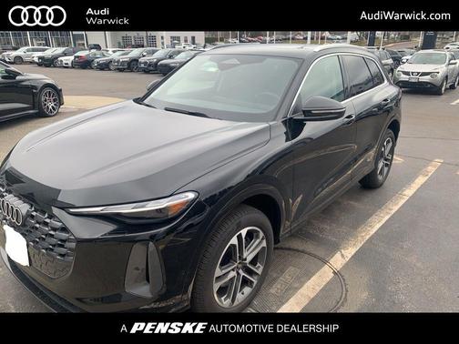Mythos Black Metallic 2025 Audi Q5 Premium TFSI quattro S tronic