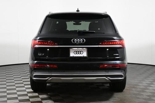 2022 Audi Q7 55 Premium Plus