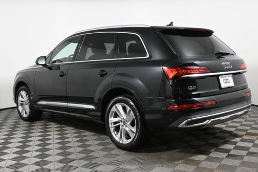 2022 Audi Q7 55 Premium Plus