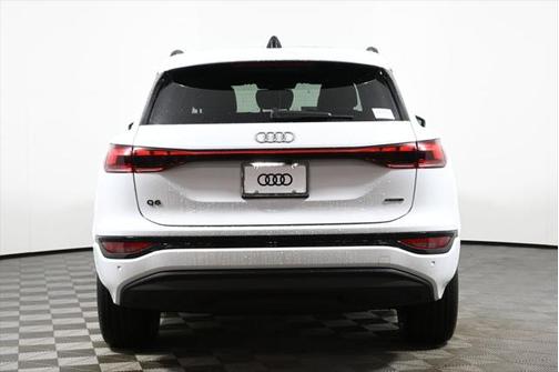 2025 Audi Q6 e-tron Premium Plus quattro