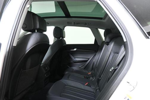 2022 Audi Q5 45 S line Premium