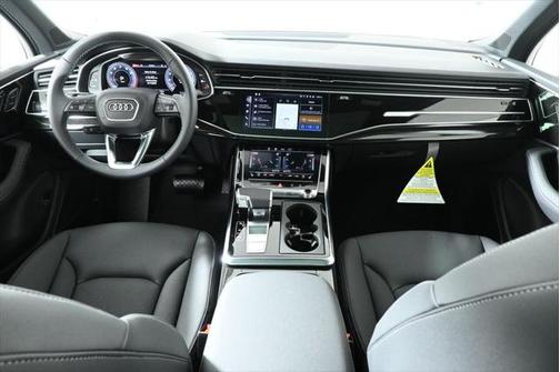 2025 Audi Q7 55 Premium Plus