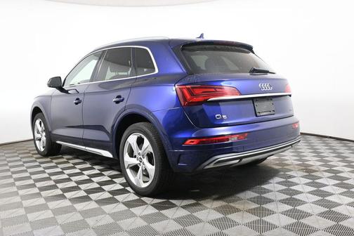 Navarra Blue Metallic 2021 Audi Q5 45 Premium Plus