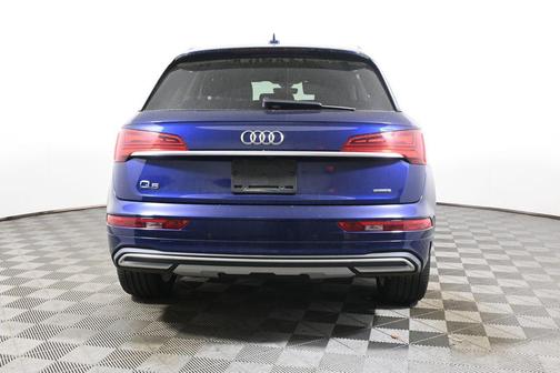 Navarra Blue Metallic 2021 Audi Q5 45 Premium Plus
