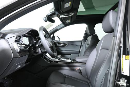 2025 Audi Q7 55 Premium