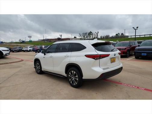 2020 Toyota Highlander Hybrid XLE