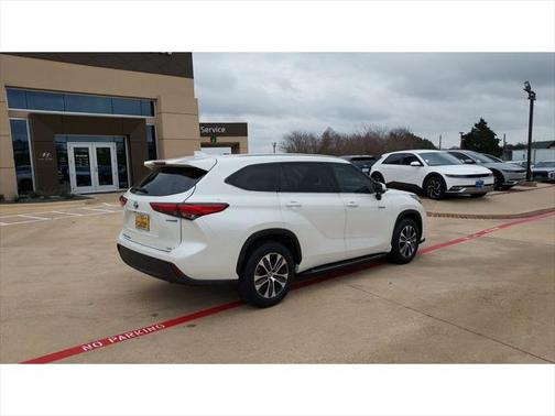 2020 Toyota Highlander Hybrid XLE