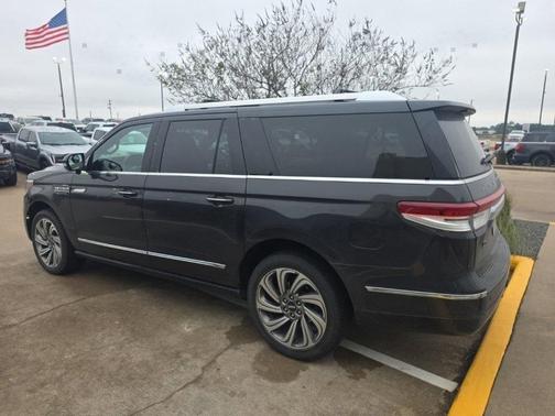 2023 Lincoln Navigator Reserve