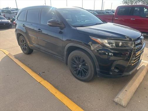 2019 Toyota Highlander SE