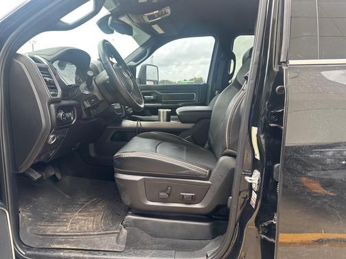2024 RAM 2500 Laramie Crew Cab 4x4 6'4' Box
