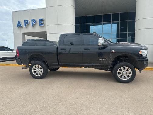 2024 RAM 2500 Laramie Crew Cab 4x4 6'4' Box