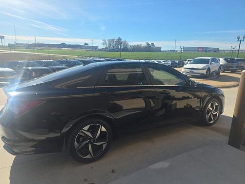 2023 Hyundai ELANTRA HEV Limited