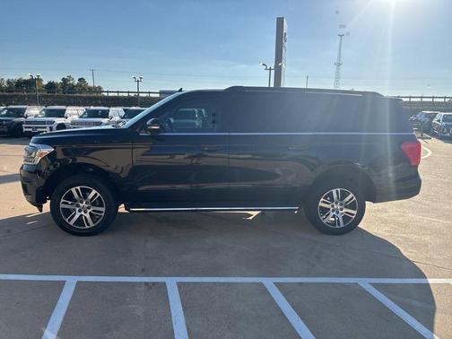 2022 Ford Expedition Max XLT