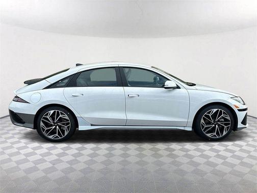 2025 Hyundai IONIQ 6 SEL