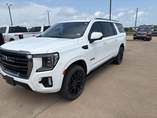 2023 GMC Yukon XL 4WD AT4