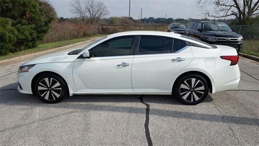 2022 Nissan Altima 2.5 SV