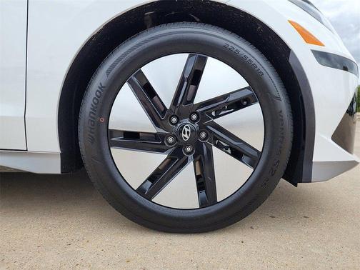 2023 Hyundai IONIQ 6 SE Standard Range