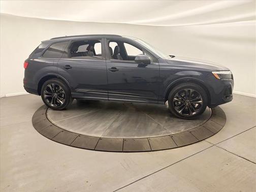 2025 Audi Q7 55 Premium