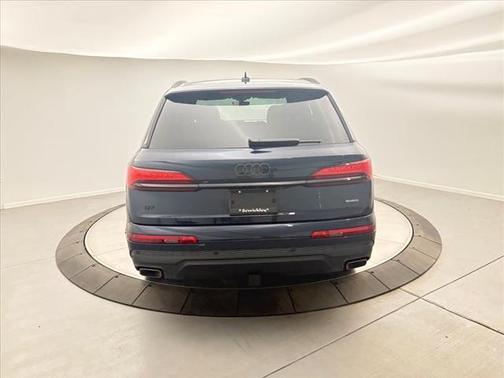 2025 Audi Q7 55 Premium