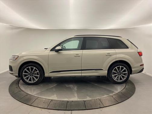 2023 Audi Q7 45 Premium Plus