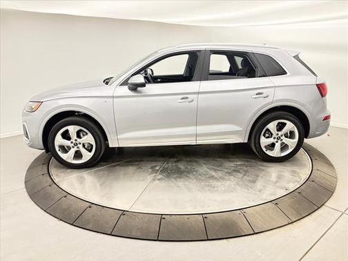 2024 Audi Q5 45 S line quattro Premium