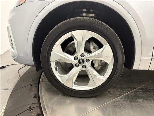 2024 Audi Q5 45 S line quattro Premium
