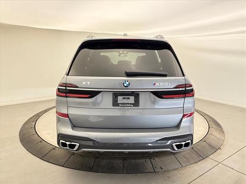 2025 BMW X7 M60i