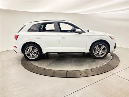 2025 Audi Q5 45 S line quattro Premium