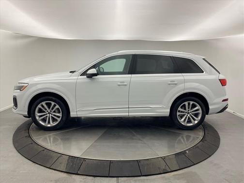 2025 Audi Q7 45 Premium