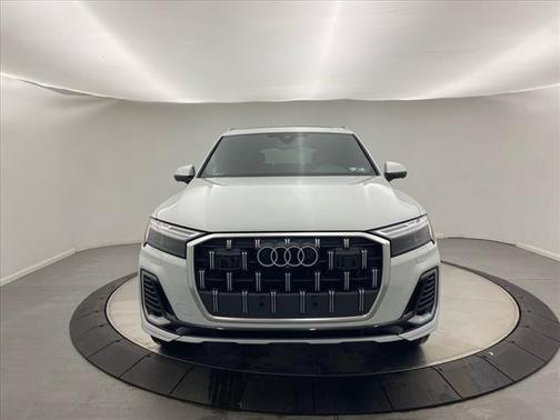 2025 Audi Q7 45 Premium