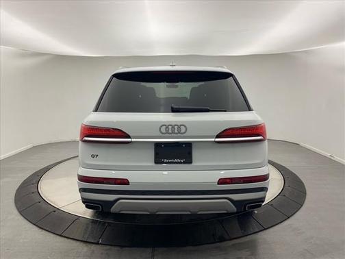 2025 Audi Q7 45 Premium