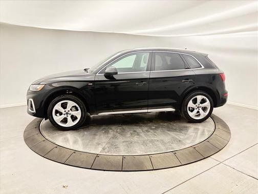 2025 Audi Q5 45 S line quattro Premium