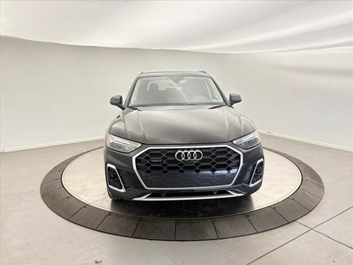 2025 Audi Q5 45 S line quattro Premium
