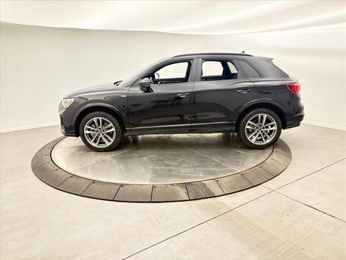 2025 Audi Q3 45 S line Premium