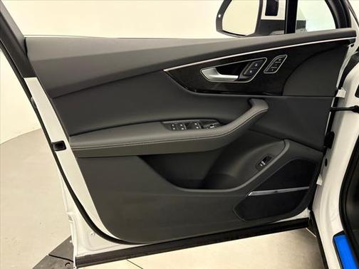 2025 Audi Q7 55 Premium