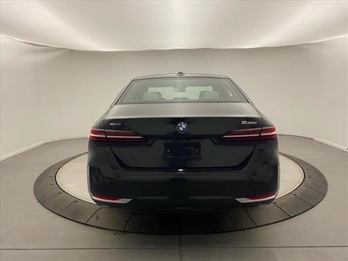 2024 BMW 530 i xDrive