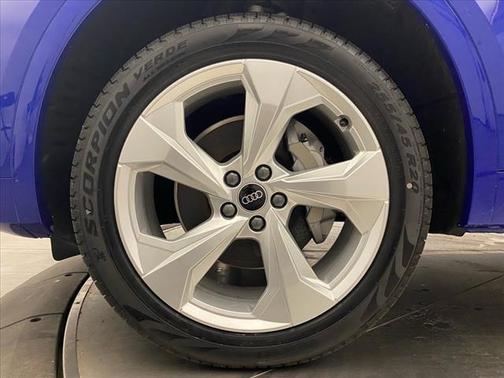 2025 Audi Q5 45 S line quattro Premium
