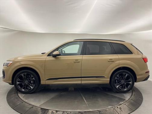 2025 Audi Q7 55 Premium