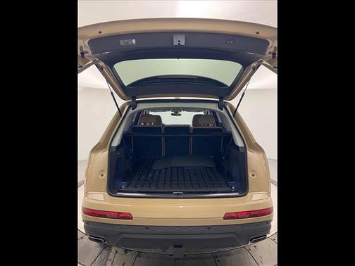 2025 Audi Q7 55 Premium
