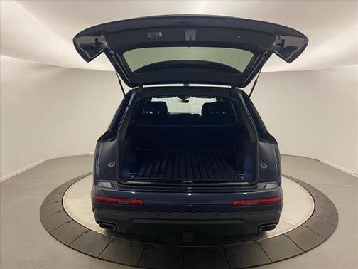 2025 Audi Q7 55 Premium