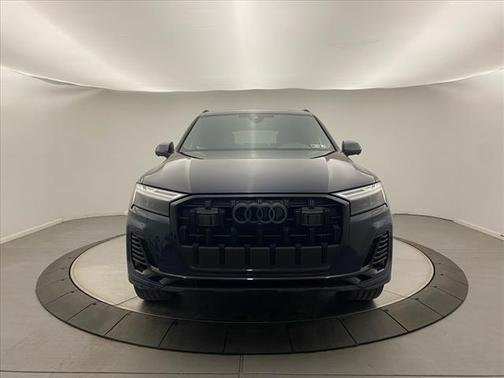 2025 Audi Q7 55 Premium
