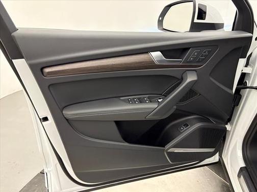 2025 Audi Q5 45 S line quattro Premium