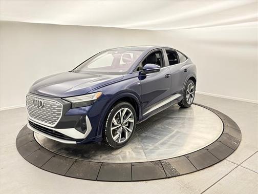 2025 Audi Q4 e-tron 55 quattro Premium