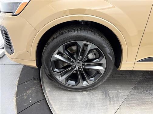 2025 Audi Q7 55 Premium