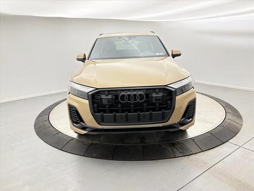 2025 Audi Q7 55 Premium